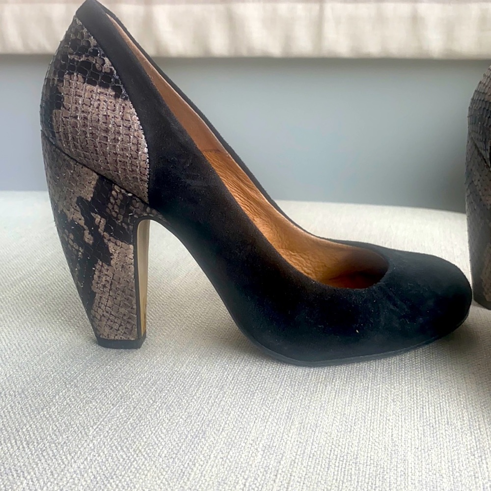 Top Shop size 38. Black heel with snake skin